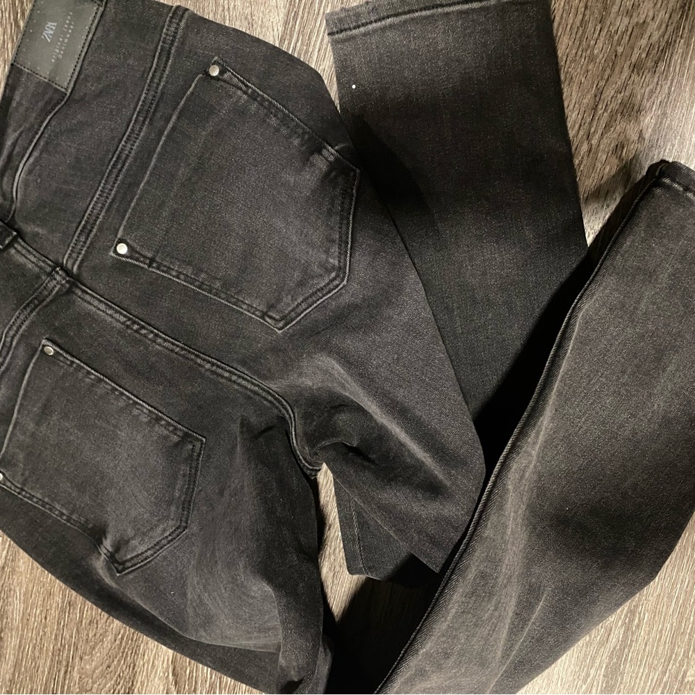 Skinny Mid Rise Jeans - Picture 6 of 8